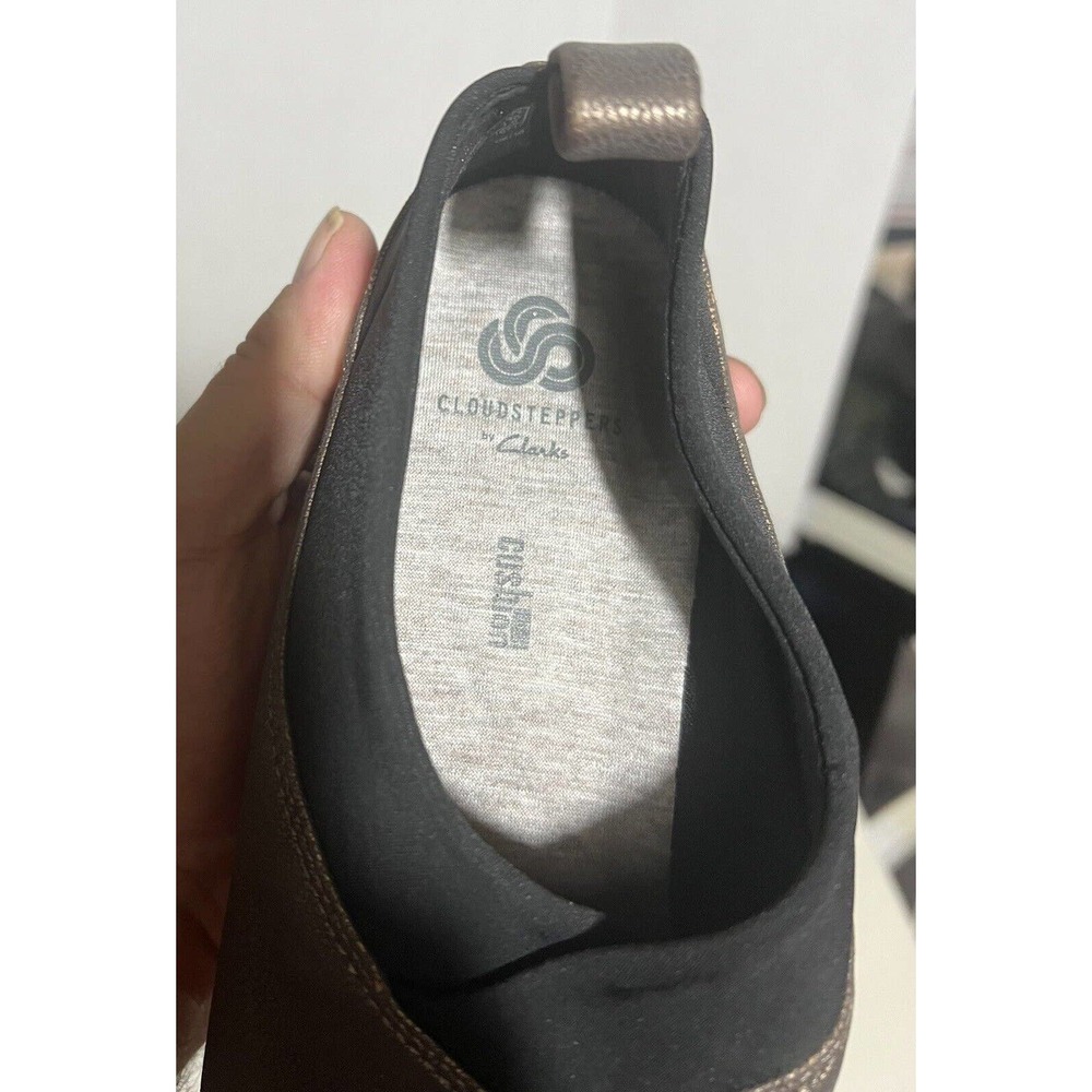 Clarks Cloudsteppers Slip-On Pewter Metallic Women Size 7 1/2 Med‎